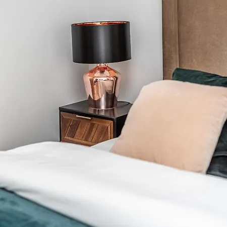 Sun Lighted Cathedral Square Studio Вильнюс