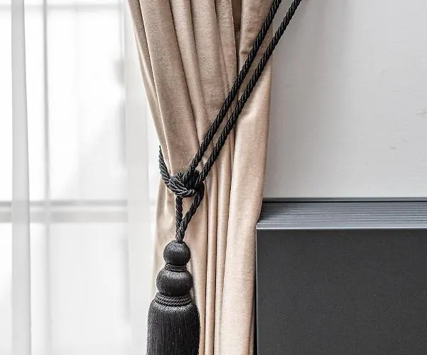 Sun Lighted Cathedral Square Studio Apartment *